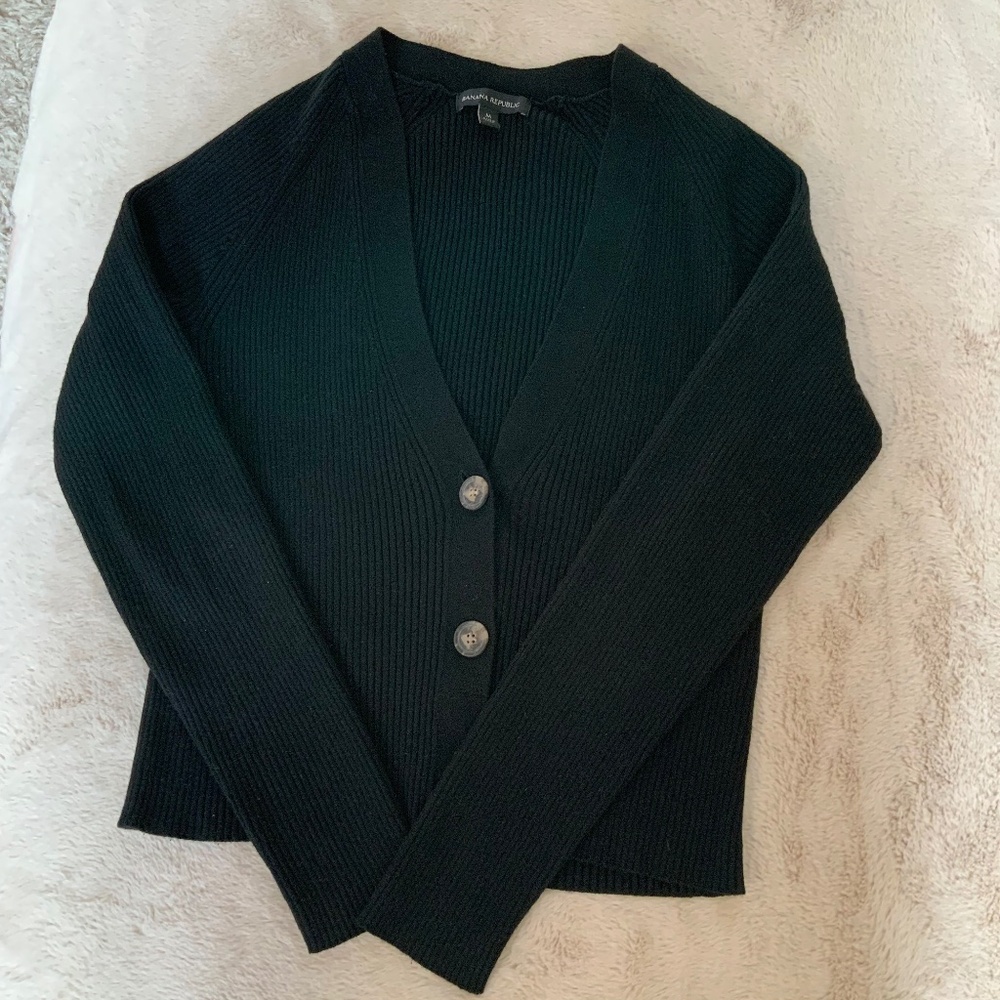 Banana Republic Black M Ribbed Cardigan Minimalist Normcore Classic Timeless
